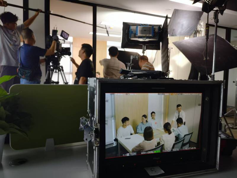 阳信县TVC拍摄公司：科技产品视觉化大师，诠释未来感与功能美学